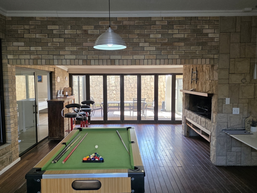 5 Bedroom Property for Sale in Wavecrest Eastern Cape